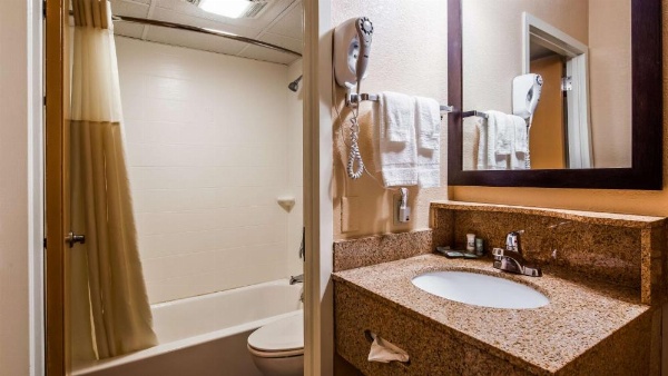 Best Western Cape Cod Hotel image 12